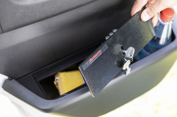 Passenger door safe (with drink holder from fiat)