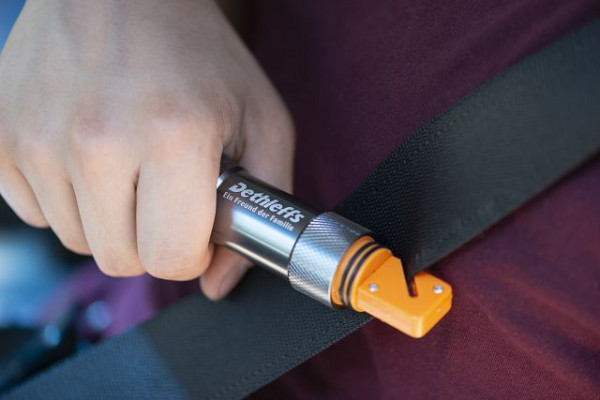 Pocket Torch with integrated Emergency Hammer and seatbelt cutter