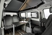 Multifunktions-Campingtisch mit teleskopierbaren Füßen